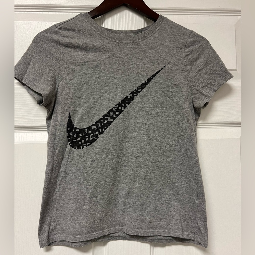 Girls Nike Shirt